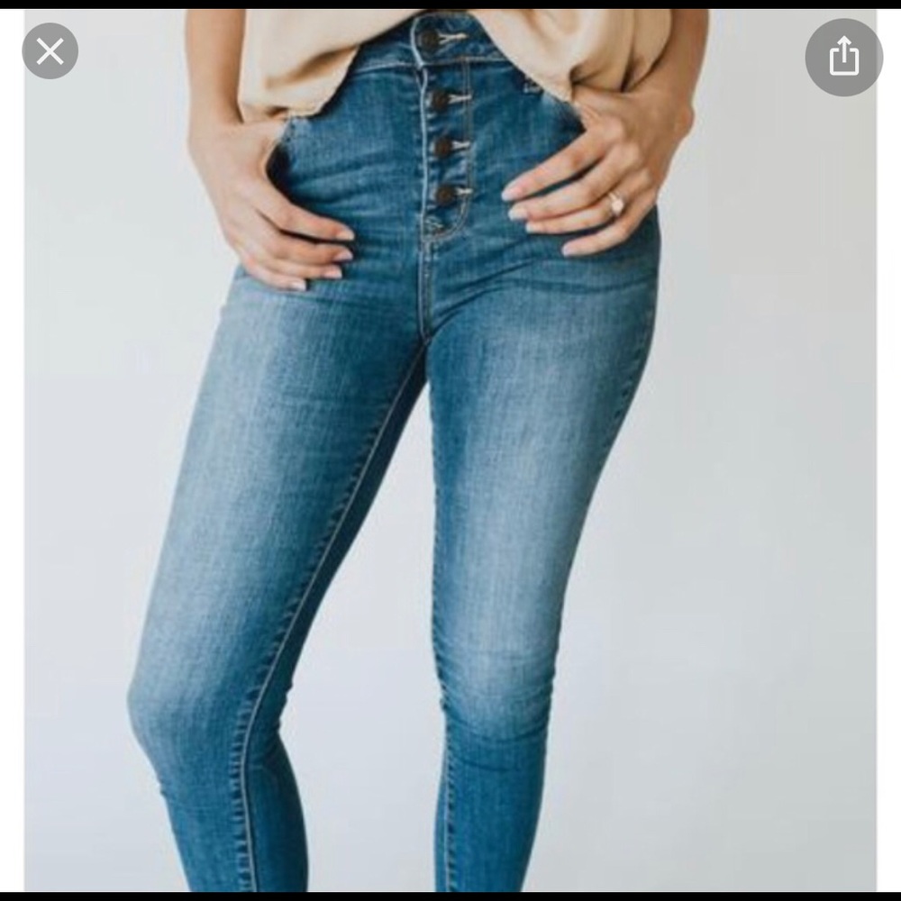 Carly Jean Los Angeles KENNY HIGH RISE JEANS